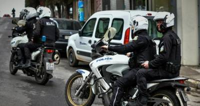 &Epsilon;&phi;&iota;ά&lambda;&tau;&eta;&sigmaf; &sigma;&tau;&eta;&nu; &Omicron;&mu;ό&nu;&omicron;&iota;&alpha;: &Gamma;&upsilon;&nu;&alpha;ί&kappa;&alpha; &kappa;&alpha;&tau;ή&gamma;&gamma;&epsilon;&iota;&lambda;&epsilon; 27&chi;&rho;&omicron;&nu;&omicron; ό&tau;&iota; &tau;&eta; &beta;ί&alpha;&sigma;&epsilon;, &tau;&eta; &mu;&alpha;&chi;&alpha;ί&rho;&omega;&sigma;&epsilon; &kappa;&alpha;&iota; &tau;&eta;&nu; &pi;&alpha;&rho;ά&tau;&eta;&sigma;&epsilon; &delta;&epsilon;&mu;έ&nu;&eta; &sigma;&epsilon; &sigma;&pi;ί&tau;&iota;