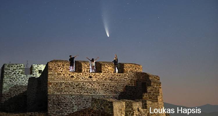 &Mu;&alpha;&gamma;&epsilon;ύ&epsilon;&iota; &eta; &epsilon;&iota;&kappa;ό&nu;&alpha; &tau;&omicron;&upsilon; &kappa;&omicron;&mu;ή&tau;&eta; Neowise &pi;ά&nu;&omega; &alpha;&pi;ό &tau;&eta; &Mu;ύ&rho;&iota;&nu;&alpha;