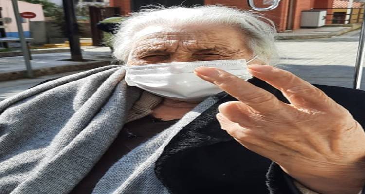 Covid-19: Η 96χρονη Λημνιά Μαρίνα Παλαιολογούδια στέλνει το δικό της μήνυμα