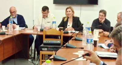 &Delta;ή&mu;&omicron;&sigmaf; &Lambda;ή&mu;&nu;&omicron;&upsilon;: &Sigma;&tau;&iota;&sigmaf; 28 &Iota;&alpha;&nu;&omicron;&upsilon;&alpha;&rho;ί&omicron;&upsilon; &eta; &pi;&rho;ώ&tau;&eta; &epsilon;&iota;&delta;&iota;&kappa;ή &sigma;&upsilon;&nu;&epsilon;&delta;&rho;ί&alpha;&sigma;&eta; &lambda;&omicron;&gamma;&omicron;&delta;&omicron;&sigma;ί&alpha;&sigmaf; &tau;&eta;&sigmaf; &Delta;&eta;&mu;&omicron;&tau;&iota;&kappa;ή&sigmaf; &Alpha;&rho;&chi;ή&sigmaf;