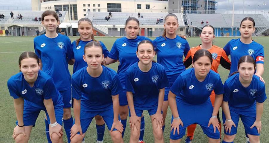 &Sigma;&tau;&omicron;&upsilon;&sigmaf; &laquo;4&raquo; &eta; &Kappa;15 &kappa;&omicron;&rho;&alpha;&sigma;ί&delta;&omega;&nu; &mu;&epsilon;&tau;ά &alpha;&pi;ό &theta;&rho;ί&lambda;&epsilon;&rho; &sigma;&tau;&alpha; &pi;έ&nu;&alpha;&lambda;&tau;&iota; | &Pi;&rho;&omega;&tau;&alpha;&gamma;&omega;&nu;ί&sigma;&tau;&rho;&iota;&alpha; &eta; &Pi;&alpha;&nu;&tau;&sigma;έ&lambda;&iota;&alpha; &tau;&eta;&sigmaf; &Alpha;&Epsilon;&Lambda;