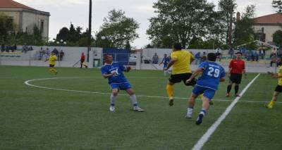 &Pi;&alpha;&lambda;&alpha;ί&mu;&alpha;&chi;&omicron;&iota; &Lambda;ή&mu;&nu;&omicron;&upsilon; vs &Beta;&epsilon;&tau;&epsilon;&rho;ά&nu;&omicron;&iota; &Lambda;έ&sigma;&beta;&omicron;&upsilon;: &Phi;&iota;&lambda;&iota;&kappa;ό&sigmaf; &alpha;&gamma;ώ&nu;&alpha;&sigmaf; &mu;&epsilon; &eta;&chi;&eta;&rho;ό &mu;ή&nu;&upsilon;&mu;&alpha; (photos)