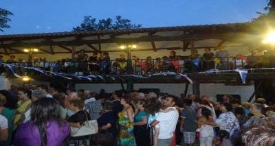 &Pi;&lambda;ή&theta;&omicron;&sigmaf; &pi;&iota;&sigma;&tau;ώ&nu; &sigma;&tau;&omicron; &pi;&alpha;&nu;&eta;&gamma;ύ&rho;&iota; &tau;&eta;&sigmaf; &laquo;&Alpha;&gamma;&iota;ά &Sigma;&omega;&tau;ή&rho;&alpha;&sigmaf;&raquo; &sigma;&tau;&eta; &Lambda;ή&mu;&nu;&omicron;  (photos)