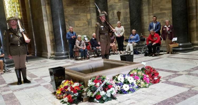 Η εκατονταετηρίδα της Ανακωχής του Μούδρου γιορτάστηκε στο μνημείο των Ηρώων της Μελβούρνης