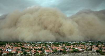 Η στιγμή που τεράστιο τείχος σκόνης «καταπίνει» περιοχές του Φοίνιξ - Δείτε βίντεο