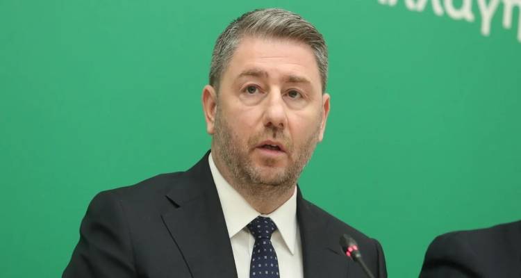 &Tau;&omicron; &sigma;&chi;έ&delta;&iota;&omicron; &Alpha;&nu;&delta;&rho;&omicron;&upsilon;&lambda;ά&kappa;&eta; &gamma;&iota;&alpha; &tau;&eta;&nu; &Alpha;&tau;&tau;&iota;&kappa;ή: &Kappa;&alpha;&mu;&pi;ά&nu;&iota;&alpha; &pi;ό&rho;&tau;&alpha; &pi;ό&rho;&tau;&alpha; &kappa;&alpha;&iota; &eta; &kappa;&lambda;&epsilon;&iota;&sigma;&tau;ή &sigma;ύ&sigma;&kappa;&epsilon;&psi;&eta; &sigma;&tau;&eta; &Chi;&alpha;&rho;&iota;&lambda;ά&omicron;&upsilon; &Tau;&rho;&iota;&kappa;&omicron;ύ&pi;&eta;, &pi;&omicron;&iota;&omicron;&iota; &sigma;&upsilon;&mu;&mu;&epsilon;&tau;έ&chi;&omicron;&upsilon;&nu;