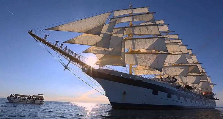&Tau;&omicron; &epsilon;&nu;&tau;&upsilon;&pi;&omega;&sigma;&iota;&alpha;&kappa;ό ROYAL CLIPPER &alpha;ύ&rho;&iota;&omicron; &sigma;&tau;&eta; &Lambda;ή&mu;&nu;&omicron;