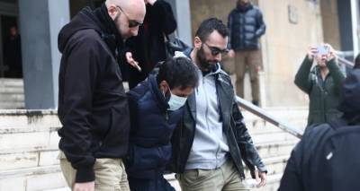 &Xi;&epsilon;&kappa;&iota;&nu;ά &eta; &delta;ί&kappa;&eta; &gamma;&iota;&alpha; &tau;&eta; &delta;&omicron;&lambda;&omicron;&phi;&omicron;&nu;ί&alpha; &tau;&eta;&sigmaf; &epsilon;&gamma;&kappa;ύ&omicron;&upsilon; &pi;&omicron;&upsilon; &sigma;&upsilon;&gamma;&kappa;&lambda;ό&nu;&iota;&sigma;&epsilon; &tau;&eta; &Theta;&epsilon;&sigma;&sigma;&alpha;&lambda;&omicron;&nu;ί&kappa;&eta; -&Tau;&eta;&nu; &sigma;&kappa;ό&tau;&omega;&sigma;&alpha;&nu; &kappa;&alpha;&iota; &tau;&eta;&nu; έ&beta;&alpha;&lambda;&alpha;&nu; &sigma;&epsilon; &mu;&pi;&alpha;&omicron;ύ&lambda;&omicron;