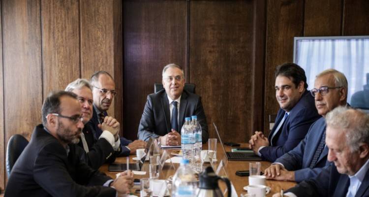&Psi;ή&phi;&omicron;&sigmaf; &alpha;&pi;&omicron;&delta;ή&mu;&omega;&nu;: &Nu;έ&alpha; &sigma;&upsilon;&nu;&epsilon;&delta;&rho;ί&alpha;&sigma;&eta; &tau;&eta;&sigmaf; &delta;&iota;&alpha;&kappa;&omicron;&mu;&mu;&alpha;&tau;&iota;&kappa;ή&sigmaf; | &Delta;&iota;ά&theta;&epsilon;&sigma;&eta; &sigma;&upsilon;&nu;&alpha;ί&nu;&epsilon;&sigma;&eta;&sigmaf; &alpha;&pi;ό &tau;&eta;&nu; &kappa;&upsilon;&beta;έ&rho;&nu;&eta;&sigma;&eta;, &kappa;&lambda;&epsilon;&iota;&delta;ί &eta; &pi;&rho;ό&tau;&alpha;&sigma;&eta; &tau;&omicron;&upsilon; &Kappa;&Kappa;&Epsilon;