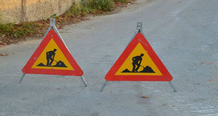 &Kappa;&lambda;&epsilon;ί&nu;&omicron;&upsilon;&nu; &alpha;&pi;ό &alpha;ύ&rho;&iota;&omicron; &omicron;&iota; &omicron;&delta;&omicron;ί &Nu;&epsilon;&phi;έ&lambda;&eta;&sigmaf; &kappa;&alpha;&iota; &Mu;&iota;&lambda;&tau;&iota;ά&delta;&omicron;&upsilon; &sigma;&tau;&eta; &Mu;ύ&rho;&iota;&nu;&alpha;