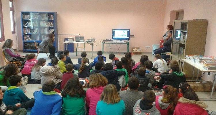 &Pi;&lambda;&omicron;ύ&sigma;&iota;&omicron; &epsilon;&kappa;&pi;&alpha;&iota;&delta;&epsilon;&upsilon;&tau;&iota;&kappa;ό &pi;&rho;ό&gamma;&rho;&alpha;&mu;&mu;&alpha; &gamma;&iota;&alpha; &tau;&omicron;&upsilon;&sigmaf; &mu;&alpha;&theta;&eta;&tau;έ&sigmaf; &tau;&omicron;&upsilon; 2&omicron;&upsilon; &Delta;&eta;&mu;&omicron;&tau;&iota;&kappa;&omicron;ύ &Mu;ύ&rho;&iota;&nu;&alpha;&sigmaf;