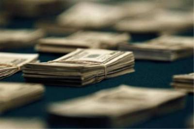 &Kappa;&alpha;&iota; &tau;&omicron; &pi;&alpha;&rho;ό&nu; &nu;&alpha; &mu;&eta;&nu; &kappa;&alpha;&nu;&iota;&beta;&alpha;&lambda;ί&zeta;&epsilon;&iota; &tau;&omicron; &mu;έ&lambda;&lambda;&omicron;&nu;