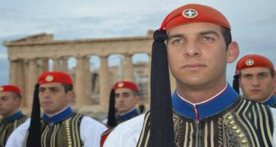 Ο Λημνιός τσολιάς που μας έκανε περήφανους στην τελετή αφής της Ολυμπιακής Φλόγας (photos+video)