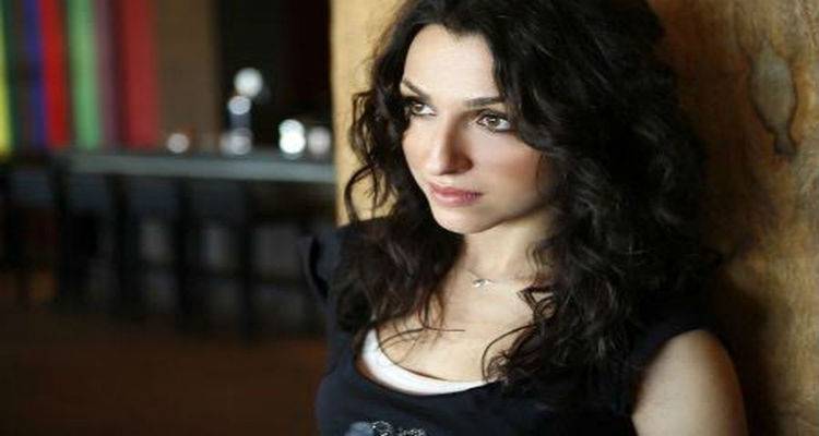 &Mu;&omicron;&upsilon;&sigma;&iota;&kappa;ό &tau;&alpha;&xi;ί&delta;&iota; &mu;&epsilon; &tau;&eta; &Zeta;&omega;ή &Pi;&alpha;&pi;&alpha;&delta;&omicron;&pi;&omicron;ύ&lambda;&omicron;&upsilon; &sigma;&tau;&iota;&sigmaf; 3 &Iota;&alpha;&nu;&omicron;&upsilon;&alpha;&rho;ί&omicron;&upsilon; &sigma;&tau;&omicron; &laquo;&Mu;&alpha;&rho;&omicron;ύ&lambda;&alpha;