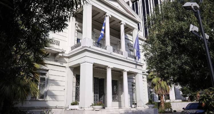 &Sigma;&kappa;&lambda;&eta;&rho;ή &alpha;&pi;ά&nu;&tau;&eta;&sigma;&eta; &tau;&eta;&sigmaf; &Alpha;&theta;ή&nu;&alpha;&sigmaf; &sigma;&tau;&eta;&nu; &Tau;&omicron;&upsilon;&rho;&kappa;ί&alpha; &gamma;&iota;&alpha; &tau;&eta;&nu; &Pi;&tau;&Delta;: &Delta;&iota;&alpha;&sigma;&tau;&rho;&epsilon;&beta;&lambda;ώ&nu;&omicron;&upsilon;&nu; &tau;&eta;&nu; &pi;&rho;&alpha;&gamma;&mu;&alpha;&tau;&iota;&kappa;ό&tau;&eta;&tau;&alpha;, &delta;&eta;&mu;&iota;&omicron;&upsilon;&rho;&gamma;&omicron;ύ&nu; &epsilon;&nu;&tau;ά&sigma;&epsilon;&iota;&sigmaf;