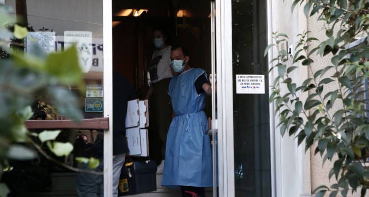 &Kappa;&omicron;&rho;&omega;&nu;&omicron;ϊό&sigmaf;: &Tau;&epsilon;&tau;&rho;&alpha;&pi;&lambda;&alpha;&sigma;&iota;ά&sigma;&tau;&eta;&kappa;&alpha;&nu; &omicron;&iota; &alpha;&sigma;&theta;&epsilon;&nu;&epsilon;ί&sigmaf; &sigma;&tau;&iota;&sigmaf; &Mu;&Epsilon;&Theta; &tau;&omicron;&nu; &tau;&epsilon;&lambda;&epsilon;&upsilon;&tau;&alpha;ί&omicron; &mu;ή&nu;&alpha; | &Omicron;&lambda;&alpha; &tau;&alpha; &sigma;&tau;&omicron;&iota;&chi;&epsilon;ί&alpha;