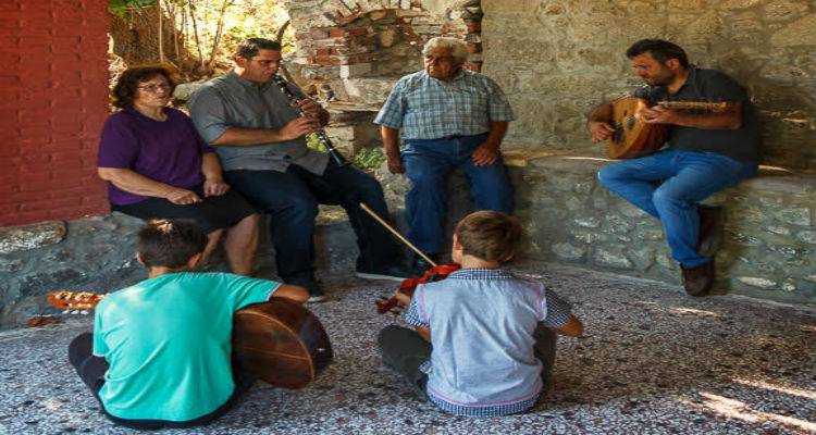 &Delta;&omega;&rho;&epsilon;ά&nu; &sigma;&upsilon;&nu;&alpha;&upsilon;&lambda;ί&alpha; &tau;&eta;&sigmaf; &omicron;&iota;&kappa;&omicron;&gamma;έ&nu;&epsilon;&iota;&alpha;&sigmaf; &Mu;&alpha;&upsilon;&rho;ά&kappa;&eta; | &Sigma;&upsilon;&mu;&mu;&epsilon;&tau;έ&chi;&epsilon;&iota; &omicron; &Kappa;&upsilon;&rho;&iota;ά&kappa;&omicron; &Gamma;&kappa;&omicron;&upsilon;&beta;έ&nu;&tau;&alpha;&sigmaf;
