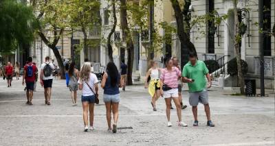 &Kappa;&alpha;&lambda;&omicron;&kappa;&alpha;ί&rho;&iota; &chi;&omega;&rho;ί&sigmaf; &mu;ά&sigma;&kappa;&epsilon;&sigmaf;! -&Tau;&iota; &alpha;&pi;&omicron;&phi;ά&sigma;&iota;&sigma;&alpha;&nu; &omicron;&iota; &epsilon;&iota;&delta;&iota;&kappa;&omicron;ί, &pi;&omicron;ύ &pi;&alpha;&rho;&alpha;&mu;έ&nu;&epsilon;&iota; &upsilon;&pi;&omicron;&chi;&rho;&epsilon;&omega;&tau;&iota;&kappa;ή &eta; &chi;&rho;ή&sigma;&eta;