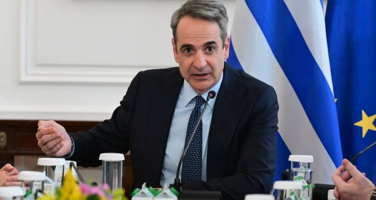 Εκλογές το 2027, με υποψήφιο τον ίδιο, χωρίς αλλαγή εκλογικού νόμου και με στόχο την αυτοδυναμία -Τα μηνύματα Μητσοτάκη