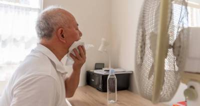 Καύσωνας: Σιωπηλός κίνδυνος για την υγεία | Τι πρέπει να γνωρίζουμε για πρόληψη και συμπτώματα