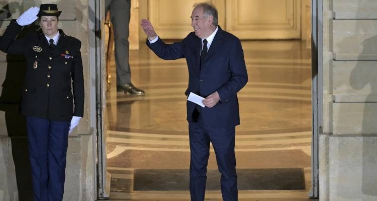 Γαλλία: Αυτή είναι η σύνθεση της νέας κυβέρνησης Μπαϊρού | Ποιοι παραμένουν, ποιοι αλλάζουν υπουργείο