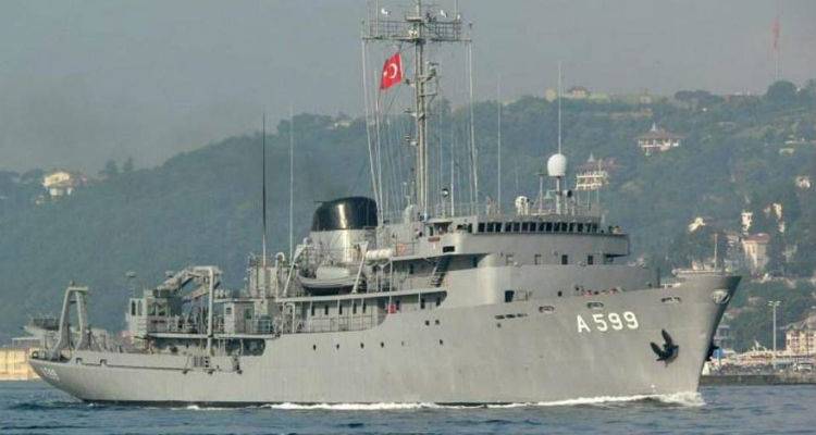 &Eta; &Tau;&omicron;&upsilon;&rho;&kappa;ί&alpha; &beta;&gamma;ά&zeta;&epsilon;&iota; 102 &pi;&lambda;&omicron;ί&alpha; &sigma;&epsilon; &Alpha;&iota;&gamma;&alpha;ί&omicron; &kappa;&alpha;&iota; &Kappa;ύ&pi;&rho;&omicron; &gamma;&iota;&alpha; &tau;&eta;&nu; ά&sigma;&kappa;&eta;&sigma;&eta; &laquo;&Gamma;&alpha;&lambda;ά&zeta;&iota;&alpha; &Pi;&alpha;&tau;&rho;ί&delta;&alpha;&raquo;