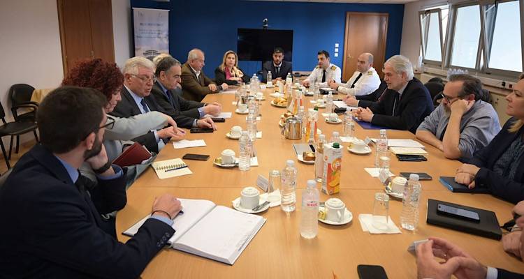 &Epsilon;. &Gamma;&epsilon;ώ&rho;&gamma;&alpha;: &Delta;&epsilon;&nu; &alpha;&pi;&omicron;&chi;ώ&rho;&eta;&sigma;&alpha; &alpha;&pi;ό &tau;&eta; &sigma;ύ&sigma;&kappa;&epsilon;&psi;&eta; &gamma;&iota;&alpha; &nu;&alpha; &mu;&eta;&nu; &mu;&epsilon;ί&nu;&epsilon;&iota; &chi;&omega;&rho;ί&sigmaf; &phi;&omega;&nu;ή &eta; &Lambda;ή&mu;&nu;&omicron;&sigmaf; &sigma;&epsilon; &mu;&iota;&alpha; &tau;ό&sigma;&omicron; &kappa;&rho;ί&sigma;&iota;&mu;&eta; &sigma;&upsilon;&nu;ά&nu;&tau;&eta;&sigma;&eta;