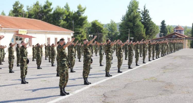 &Upsilon;&Pi;&Epsilon;&Theta;&Alpha;: 516 &epsilon;&pi;&iota;&pi;&lambda;έ&omicron;&nu; &sigma;&pi;&omicron;&upsilon;&delta;&alpha;&sigma;&tau;έ&sigmaf; &sigma;&tau;&iota;&sigmaf; &sigma;&tau;&rho;&alpha;&tau;&iota;&omega;&tau;&iota;&kappa;έ&sigmaf; &sigma;&chi;&omicron;&lambda;έ&sigmaf; | &Pi;&rho;&omicron;&sigma;&lambda;ή&psi;&epsilon;&iota;&sigmaf; 2.600 &omicron;&pi;&lambda;&iota;&tau;ώ&nu; &tau;&omicron; 2021
