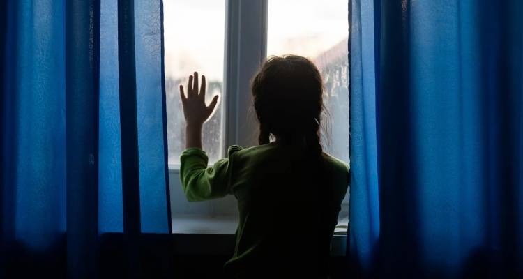 &Sigma;&omicron;&kappa; &sigma;&tau;&eta; &Chi;&alpha;&lambda;&kappa;ί&delta;&alpha;: &Theta;ύ&mu;&alpha; &sigma;&epsilon;&xi;&omicron;&upsilon;&alpha;&lambda;&iota;&kappa;ή&sigmaf; &kappa;&alpha;&kappa;&omicron;&pi;&omicron;ί&eta;&sigma;&eta;&sigmaf; 9&chi;&rho;&omicron;&nu;&eta; -&Theta;&rho;ί&lambda;&epsilon;&rho; &mu;&epsilon; &tau;&omicron;&nu; &psi;&epsilon;&upsilon;&delta;ή &iota;&sigma;&chi;&upsilon;&rho;&iota;&sigma;&mu;ό &tau;&eta;&sigmaf; 22&chi;&rho;&omicron;&nu;&eta;&sigmaf; &alpha;&delta;&epsilon;&lambda;&phi;ή&sigmaf; &tau;&eta;&sigmaf;