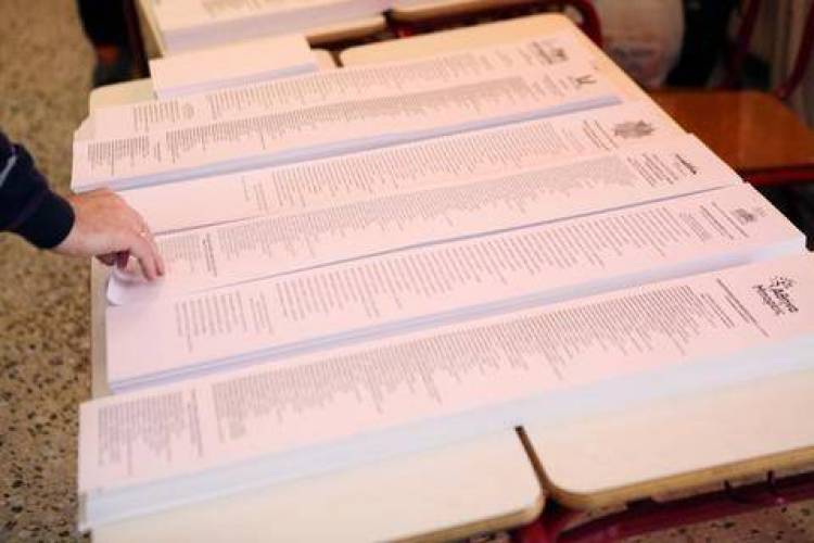 &Tau;&alpha; &alpha;&pi;ί&sigma;&tau;&epsilon;&upsilon;&tau;&alpha; &kappa;&alpha;&iota; ό&mu;&omega;&sigmaf; &alpha;&lambda;&eta;&theta;&iota;&nu;ά &tau;&omega;&nu; &epsilon;&kappa;&lambda;&omicron;&gamma;ώ&nu;