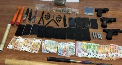 &Nu;&alpha;&rho;&kappa;&omega;&tau;&iota;&kappa;ά &sigma;&epsilon; &sigma;&chi;&omicron;&lambda;&epsilon;ί&alpha; &tau;&omega;&nu; &Beta;&omicron;&rho;&epsilon;ί&omega;&nu; &Pi;&rho;&omicron;&alpha;&sigma;&tau;ί&omega;&nu;: &Omicron;&iota; 2 &sigma;&upsilon;&mu;&mu;&omicron;&rho;ί&epsilon;&sigmaf; &kappa;&alpha;&iota; &tau;&alpha; &alpha;&nu;ή&lambda;&iota;&kappa;&alpha; &laquo;&beta;&alpha;&pi;&omicron;&rho;ά&kappa;&iota;&alpha;&raquo; &mu;&epsilon; &kappa;&omicron;&kappa;&alpha;ΐ&nu;&eta;, &kappa;ά&nu;&nu;&alpha;&beta;&eta; &kappa;&alpha;&iota; &mu;&epsilon;&theta;&alpha;&mu;&phi;&epsilon;&tau;&alpha;&mu;ί&nu;&epsilon;&sigmaf;