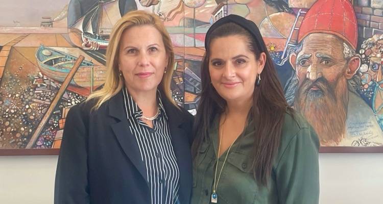 &Sigma;&tau;&eta; &Lambda;ή&mu;&nu;&omicron; &eta; &Gamma;.&Gamma;. &Sigma;ύ&gamma;&chi;&rho;&omicron;&nu;&omicron;&upsilon; &Pi;&omicron;&lambda;&iota;&tau;&iota;&sigma;&mu;&omicron;ύ &gamma;&iota;&alpha; &tau;&eta;&nu; &alpha;&nu;&alpha;&beta;ά&theta;&mu;&iota;&sigma;&eta; &tau;&eta;&sigmaf; &Pi;&iota;&nu;&alpha;&kappa;&omicron;&theta;ή&kappa;&eta;&sigmaf; &Kappa;&omicron;&nu;&tau;&iota;ά