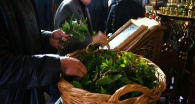 Κυριακή των Βαΐων σήμερα: Γιατί πρέπει να βάλουμε ένα φύλλο στο πορτοφόλι μας