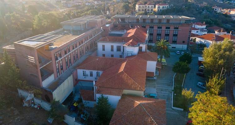 Έ&nu;&tau;&alpha;&sigma;&eta; &kappa;&alpha;&iota; &alpha;&sigma;&tau;&upsilon;&nu;&omicron;&mu;&iota;&kappa;ή &epsilon;&pi;έ&mu;&beta;&alpha;&sigma;&eta; &sigma;&tau;&omicron; &Nu;&omicron;&sigma;&omicron;&kappa;&omicron;&mu;&epsilon;ί&omicron; &Lambda;ή&mu;&nu;&omicron;&upsilon; &mu;&epsilon;&tau;ά &alpha;&pi;ό &epsilon;&pi;&epsilon;&iota;&sigma;ό&delta;&iota;&omicron; &mu;&epsilon; 87&chi;&rho;&omicron;&nu;&omicron;