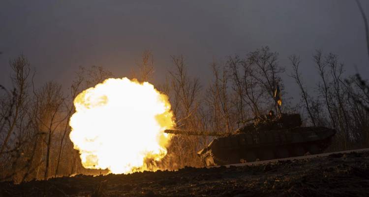 &Omicron;&upsilon;&kappa;&rho;&alpha;&nu;ί&alpha;: Ά&lambda;&lambda;&eta; &mu;&iota;&alpha; &nu;ύ&chi;&tau;&alpha; &rho;&omega;&sigma;&iota;&kappa;ώ&nu; &alpha;&epsilon;&rho;&omicron;&pi;&omicron;&rho;&iota;&kappa;ώ&nu; &epsilon;&pi;&iota;&delta;&rho;&omicron;&mu;ώ&nu; &sigma;&epsilon; &Kappa;ί&epsilon;&beta;&omicron; &kappa;&alpha;&iota; ά&lambda;&lambda;&epsilon;&sigmaf; &pi;ό&lambda;&epsilon;&iota;&sigmaf;