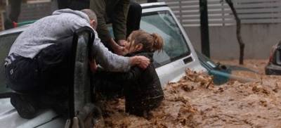 Τραγική φιγούρα η μητέρα της 24χρονης: «Μαμά βοήθεια, πνίγομαι, μου είπε και έπεσε η γραμμή»