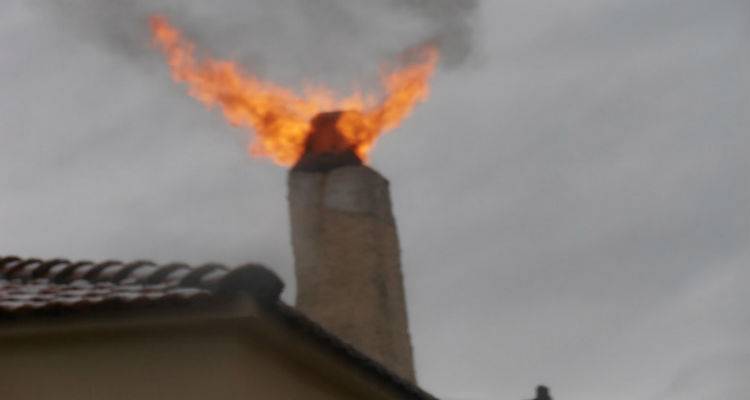 &Phi;&omega;&tau;&iota;ά &sigma;&epsilon; &kappa;&alpha;&mu;&iota;&nu;ά&delta;&alpha; &tau;&zeta;&alpha;&kappa;&iota;&omicron;ύ &sigma;&tau;&iota;&sigmaf; &Sigma;&alpha;&rho;&delta;έ&sigmaf;