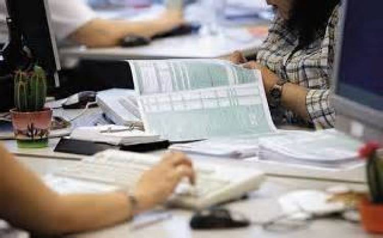 Κλείνουν εφορίες σε 20 νησιά