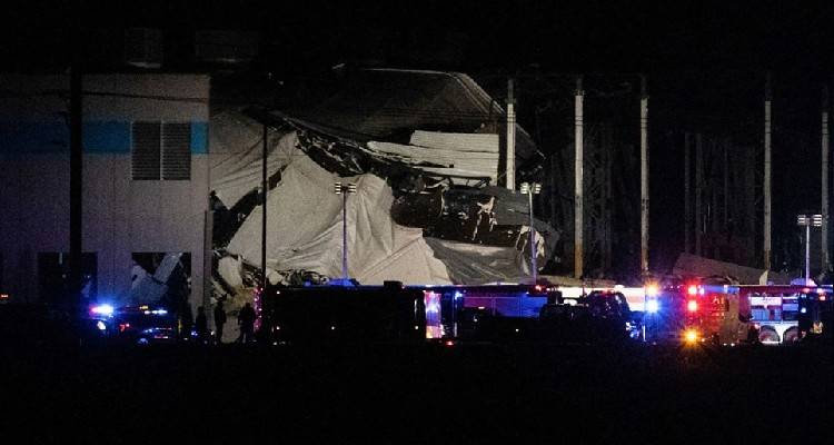 Συναγερμός στο Ιλινόι: Κατέρρευσε αποθήκη της Amazon λόγω κακοκαιρίας, δεκάδες εγκλωβισμένοι