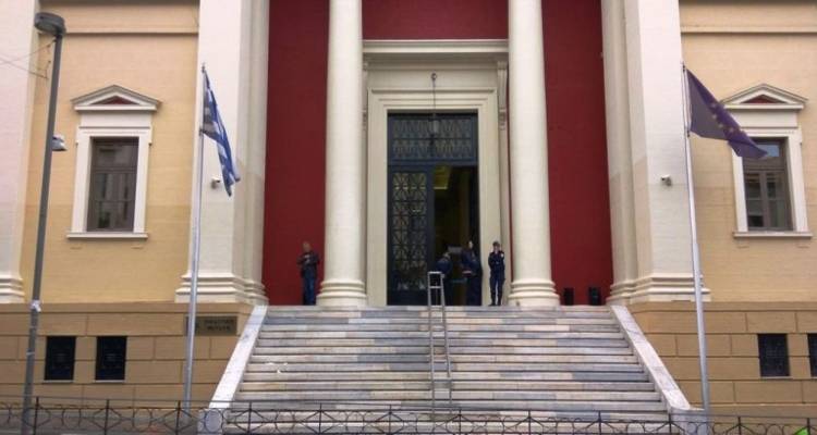 Πάτρα: Στον ανακριτή ο 46χρονος οδηγός της μοτοσικλέτας που σκότωσε 86χρονη – Συγκίνηση για τη γιαγιά Τιτίκα, έκανε ασπίδα το σώμα της για να σώσει 8χρονη