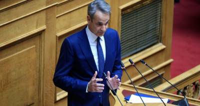 Στη Βουλή ο Μητσοτάκης: Με μείωση φόρων και στήριξη του διαθέσιμου εισοδήματος απαντά σε Ανδρουλάκη