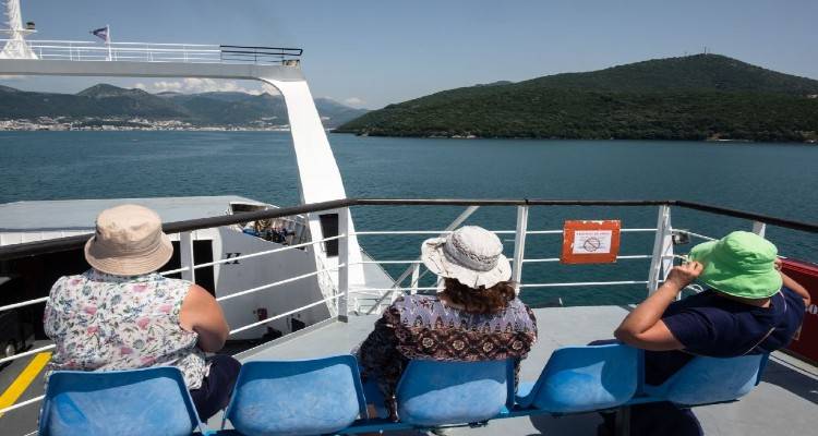 &Eta; &Lambda;ή&mu;&nu;&omicron;&sigmaf; &sigma;&tau;&eta;&nu; &alpha;&pi;έ&xi;&omega;; | &Sigma;&tau;&omicron;&chi;&epsilon;&upsilon;&mu;έ&nu;&epsilon;&sigmaf; &kappa;&iota;&nu;ή&sigma;&epsilon;&iota;&sigmaf; &gamma;&iota;&alpha; &sigma;ύ&nu;&delta;&epsilon;&sigma;&eta; &Kappa;ύ&mu;&eta;&sigmaf; &kappa;&alpha;&iota; &Beta;ό&lambda;&omicron;&upsilon; &mu;&epsilon; &Chi;ί&omicron; &kappa;&alpha;&iota; &Lambda;έ&sigma;&beta;&omicron;