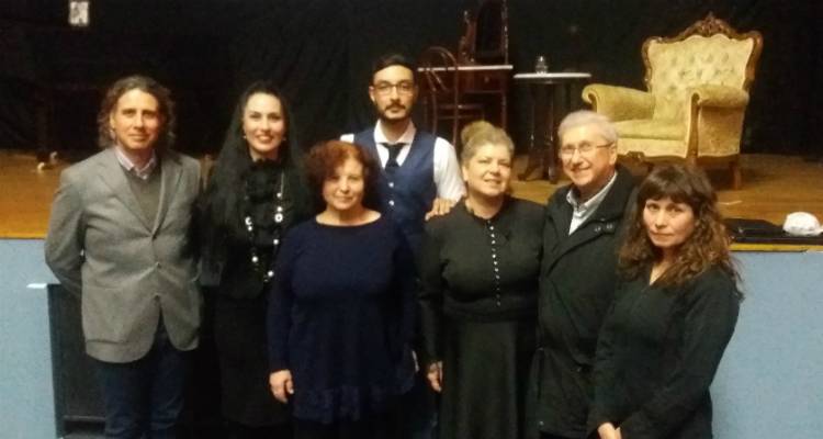 &laquo;&Eta; &gamma;&upsilon;&nu;&alpha;ί&kappa;&alpha; &mu;&epsilon;&tau;ά &tau;&omicron;&nu; &kappa;ύ&kappa;&lambda;&omicron;&raquo;: &Pi;&rho;&alpha;&gamma;&mu;&alpha;&tau;&omicron;&pi;&omicron;&iota;ή&theta;&eta;&kappa;&epsilon; &eta; &epsilon;&nu;&eta;&mu;&epsilon;&rho;&omega;&tau;&iota;&kappa;ή - &epsilon;&pi;&iota;&sigma;&tau;&eta;&mu;&omicron;&nu;&iota;&kappa;ή &omicron;&mu;&iota;&lambda;ί&alpha; &sigma;&tau;&eta; &Mu;ύ&rho;&iota;&nu;&alpha; (photos &amp; video)