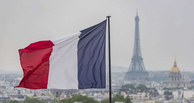 Βαρύ πλήγμα για την οικονομία της Γαλλίας: Υποβάθμιση του αξιόχρεου από τον οίκο Morningstar DBRS