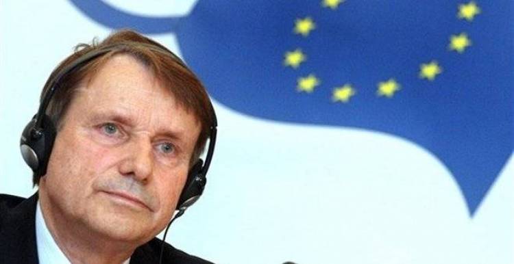 Ομάδα Δράσης: Ουδέποτε προτείναμε χαμηλούς μισθούς