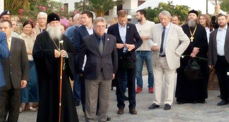 &Lambda;ή&mu;&nu;&omicron;&sigmaf;: &Sigma;&upsilon;&nu;&epsilon;&chi;ί&zeta;&omicron;&nu;&tau;&alpha;&iota; &omicron;&iota; &epsilon;&kappa;&delta;&eta;&lambda;ώ&sigma;&epsilon;&iota;&sigmaf; &epsilon;&omicron;&rho;&tau;&alpha;&sigma;&mu;&omicron;ύ &tau;&omega;&nu; 13&omega;&nu; &laquo;&Eta;&mu;&epsilon;&rho;ώ&nu; &Rho;&omega;&sigma;&omicron;-&Epsilon;&lambda;&lambda;&eta;&nu;&iota;&kappa;ή&sigmaf; &Phi;&iota;&lambda;ί&alpha;&sigmaf;&raquo; (photos)