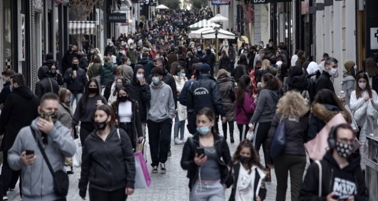 Κορωνοϊός: Οι φόβοι των ειδικών για τις επόμενες ημέρες  | Προβληματίζει ο συνωστισμός στις αγορές