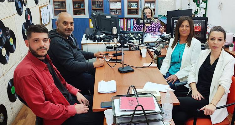 &Gamma;&iota;&alpha; &pi;&rho;ώ&tau;&eta; &phi;&omicron;&rho;ά &sigma;&tau;&eta; &Lambda;ή&mu;&nu;&omicron;, debate &tau;&omega;&nu; &upsilon;&pi;&omicron;&psi;ή&phi;&iota;&omega;&nu; &beta;&omicron;&upsilon;&lambda;&epsilon;&upsilon;&tau;ώ&nu; &tau;&eta;&sigmaf;, &sigma;&tau;&omicron;&nu; Fm 100