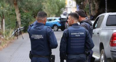 Σε επιφυλακή για την κηδεία του Φανούρη στα Βορίζια -Σωματικός έλεγχος σε όσους πηγαίνουν σπίτι του, ψάχνουν στα βουνά για 5 υπόπτους