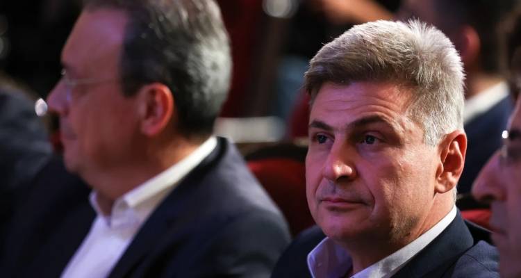 ΣΥΡΙΖΑ κατά Φαραντούρη που ζήτησε κυβέρνηση ειδικού σκοπού: Η θέση μας είναι Προανακριτική, παραίτηση της κυβέρνησης και εκλογές